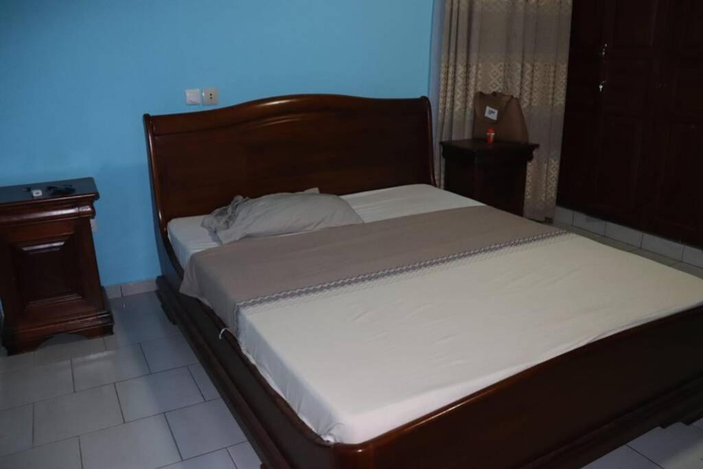 Residence Jeanne A Yaounde Odza Messamengo Экстерьер фото