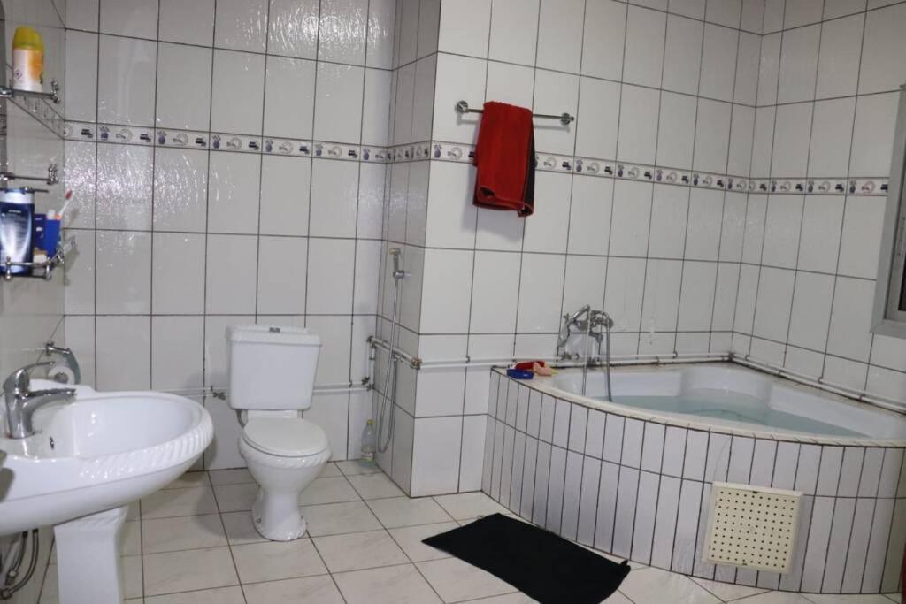 Residence Jeanne A Yaounde Odza Messamengo Экстерьер фото