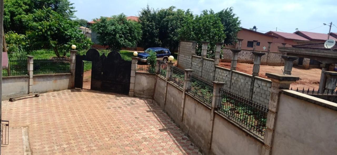 Residence Jeanne A Yaounde Odza Messamengo Экстерьер фото